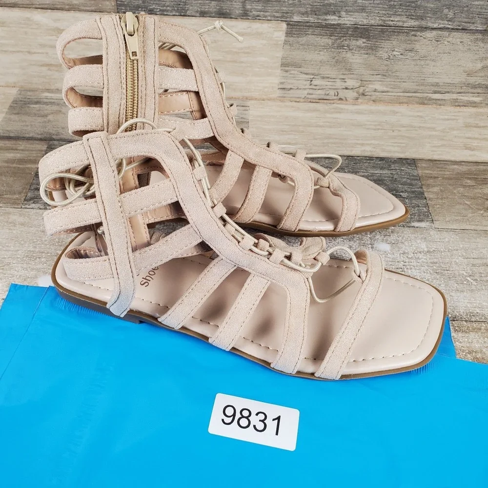 GC Shoes Alma Womens Gladiator Sandal Sz 8 Beige Suede Comfort Open & Square Toe